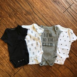 Set of 4 Cloud Island onesies (NB)